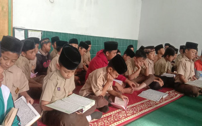 MIN 1 BENER MERIAH GALAKKAN MADRASAH DINIYAH SETIAP JUM'AT, PERKUAT PONDASI AGAMA SISWA